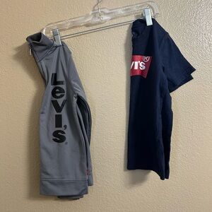 Levi's boys bundle of 2 Gray zip up sweater and Navy T-Shirt short sleeve size 6